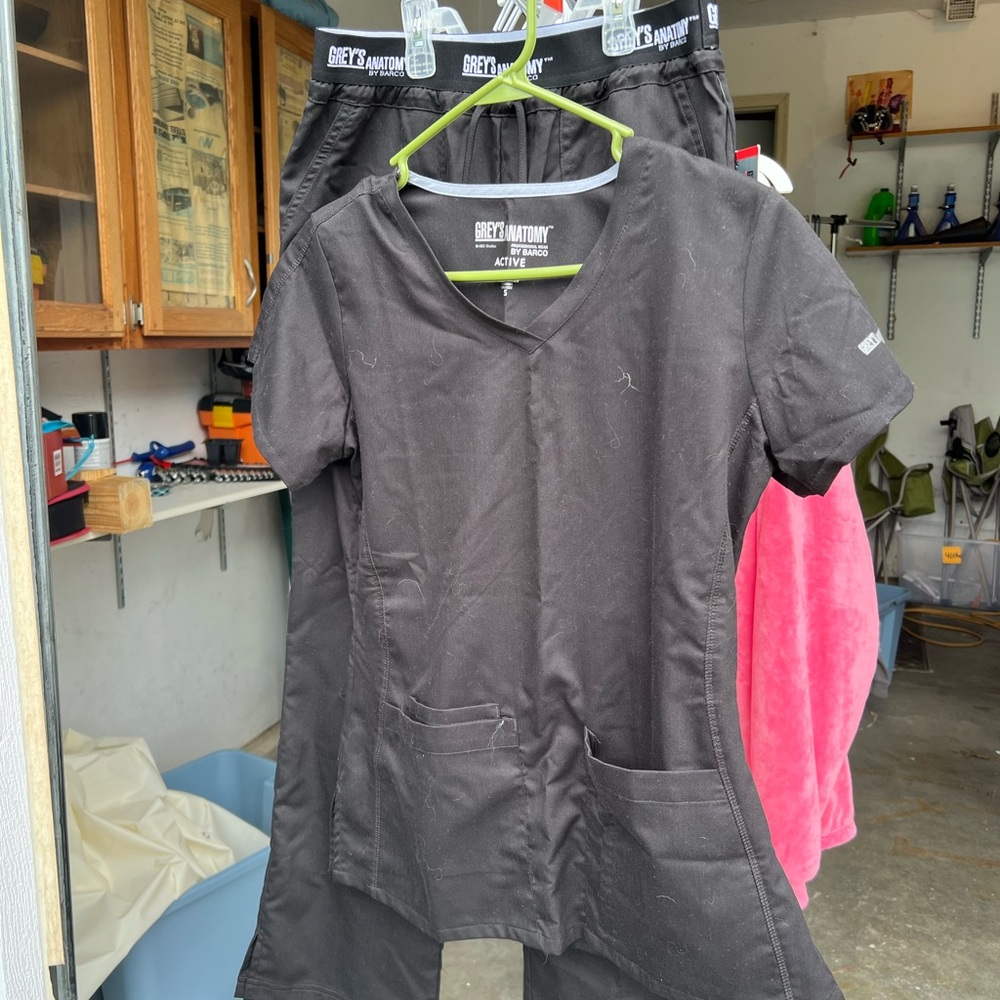 Greys Anatomy black scrubs